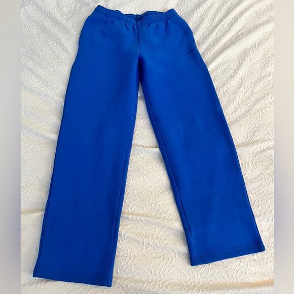 Aritzia Wide Leg Straight Sweatfleece Sweatpants - Picture 3 of 7